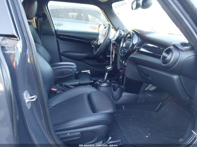 2017 MINI HARDTOP COOPER 5