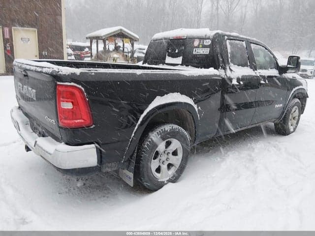 2025 RAM 1500 BIG HORN CREW CAB 4X4 6'4 BOX 4