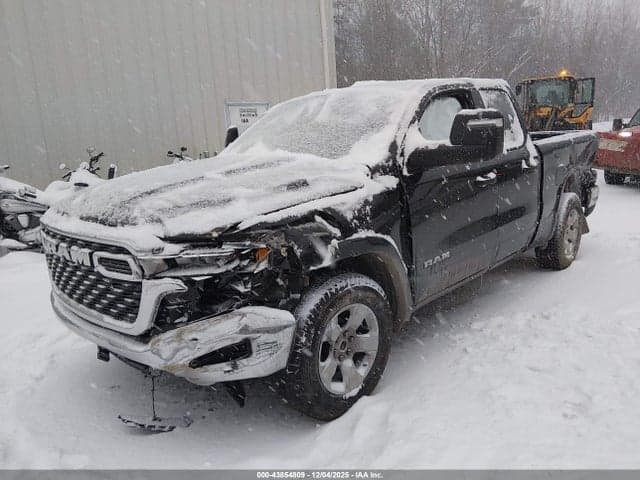 2025 RAM 1500 BIG HORN CREW CAB 4X4 6'4 BOX 6