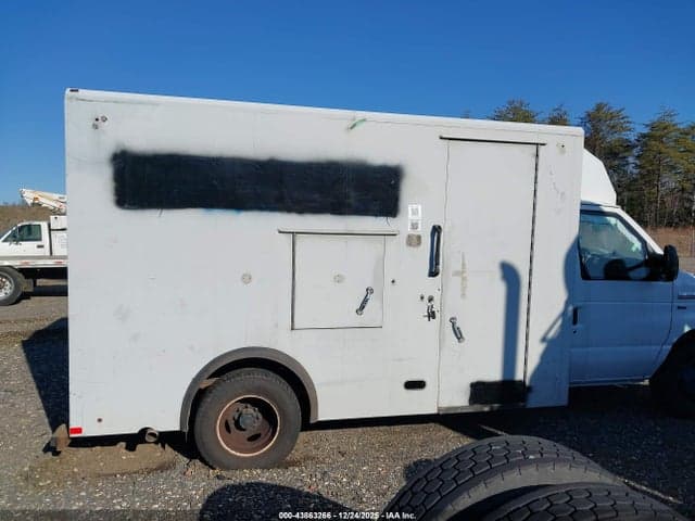 2017 FORD E-450 CUTAWAY 13
