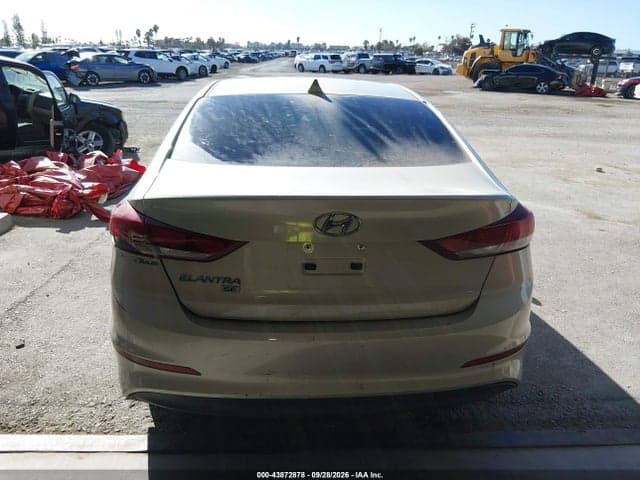 2017 HYUNDAI ELANTRA SE 16