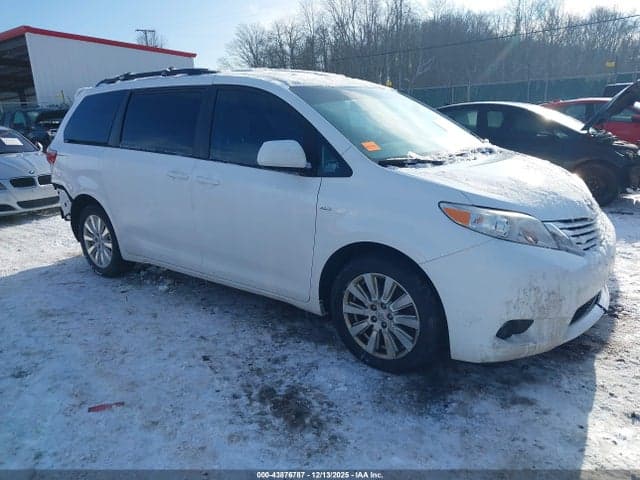 2017 TOYOTA SIENNA LE 7 PASSENGER - 1