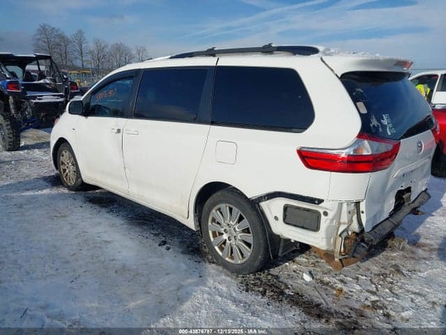 2017 TOYOTA SIENNA LE 7 PASSENGER 3