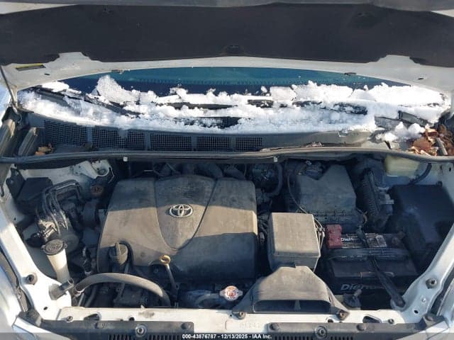 2017 TOYOTA SIENNA LE 7 PASSENGER 10