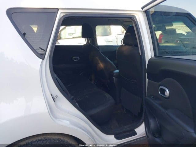 2017 KIA SOUL + 8