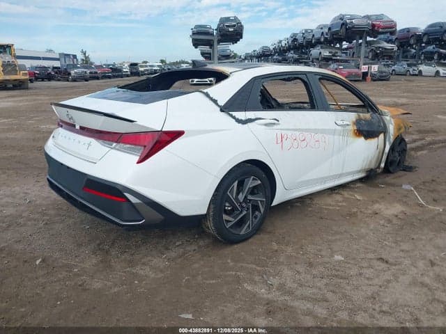 2025 HYUNDAI ELANTRA SEL SPORT 4