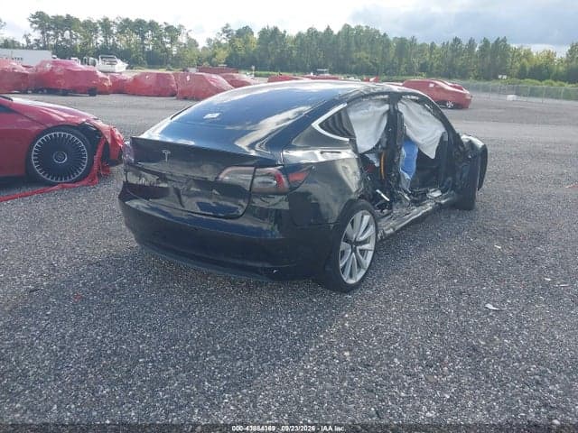 2018 TESLA MODEL 3 4