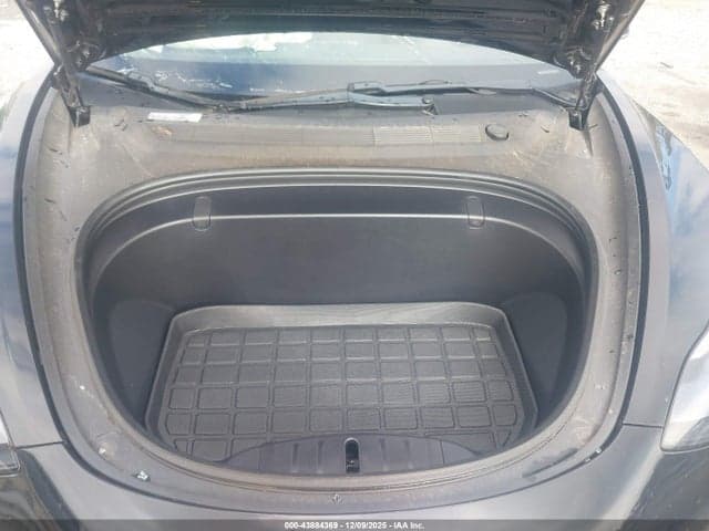 2018 TESLA MODEL 3 10