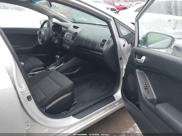 2017 KIA FORTE LX 5
