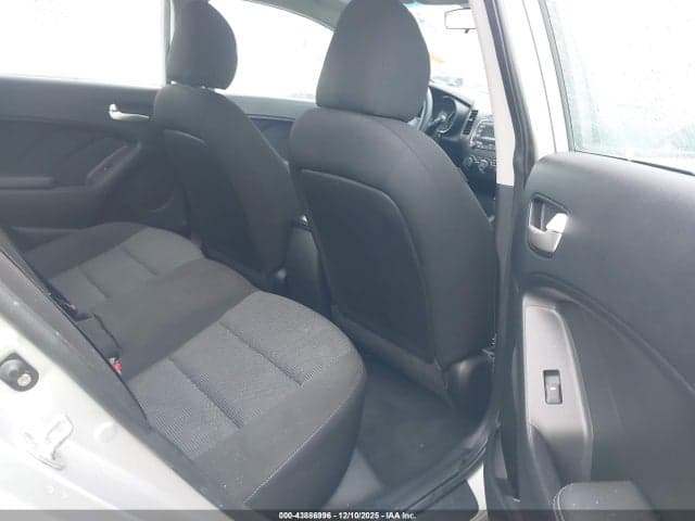 2017 KIA FORTE LX 8