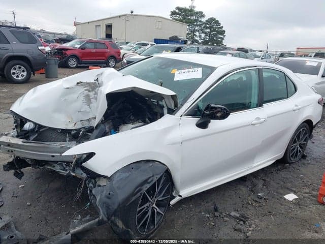 2021 TOYOTA CAMRY SE 2