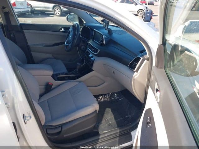 2019 HYUNDAI TUCSON SE 5