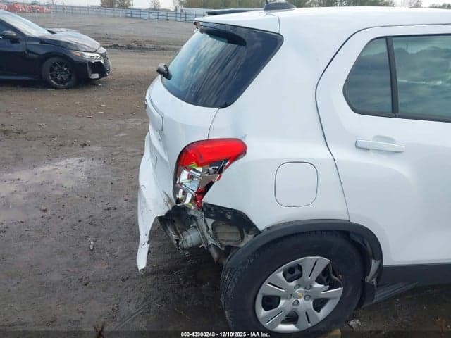 2017 CHEVROLET TRAX LS 17