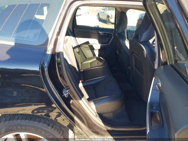 2017 VOLVO XC60 T5 8