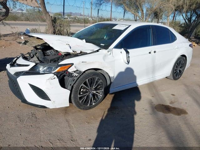 2020 TOYOTA CAMRY SE 2