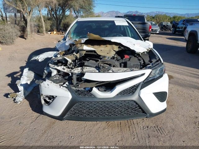 2020 TOYOTA CAMRY SE 12