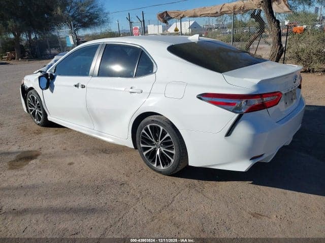 2020 TOYOTA CAMRY SE 3