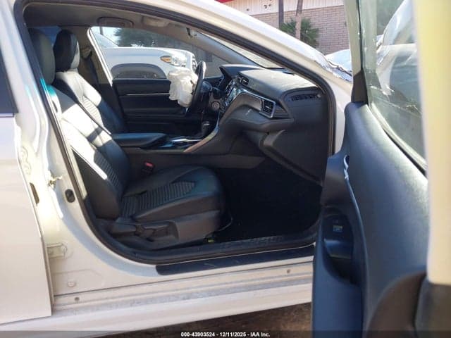 2020 TOYOTA CAMRY SE 5