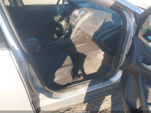 2017 FORD FOCUS SEL 5