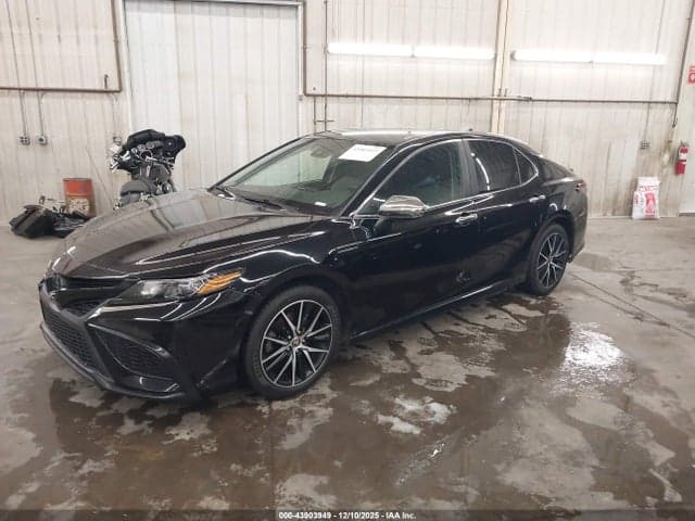 2021 TOYOTA CAMRY SE 2