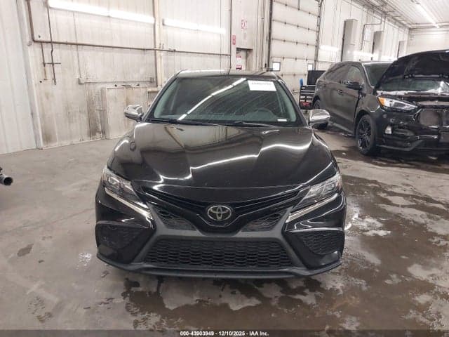 2021 TOYOTA CAMRY SE 12