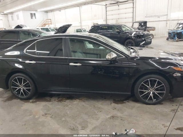 2021 TOYOTA CAMRY SE 13