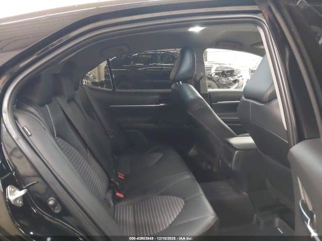 2021 TOYOTA CAMRY SE 8