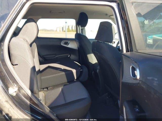 2021 KIA SOUL LX 8