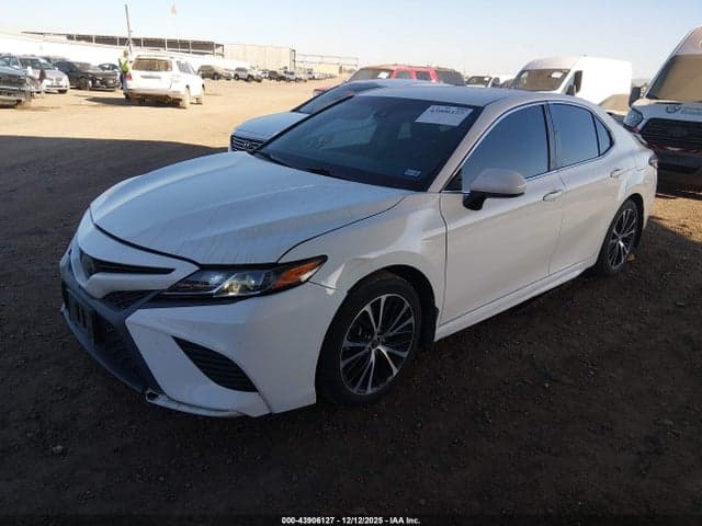 2018 TOYOTA CAMRY SE 2