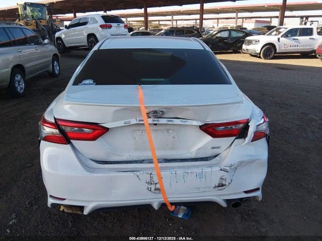 2018 TOYOTA CAMRY SE 16