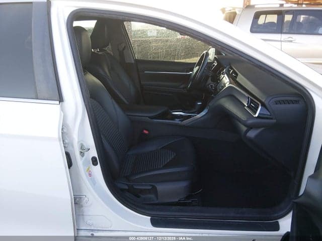 2018 TOYOTA CAMRY SE 5