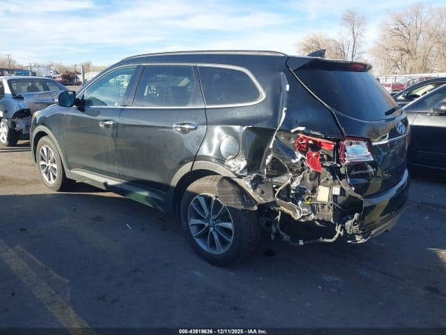 2017 HYUNDAI SANTA FE SE 3
