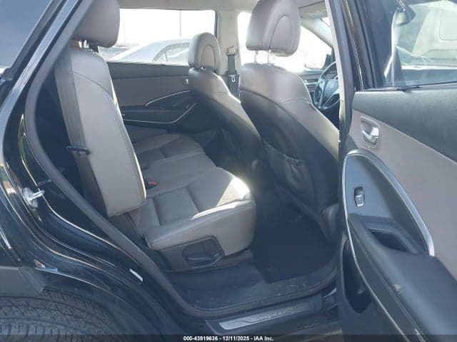 2017 HYUNDAI SANTA FE SE 8