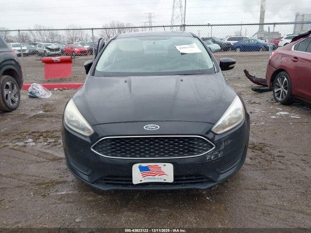 2017 FORD FOCUS SE 11