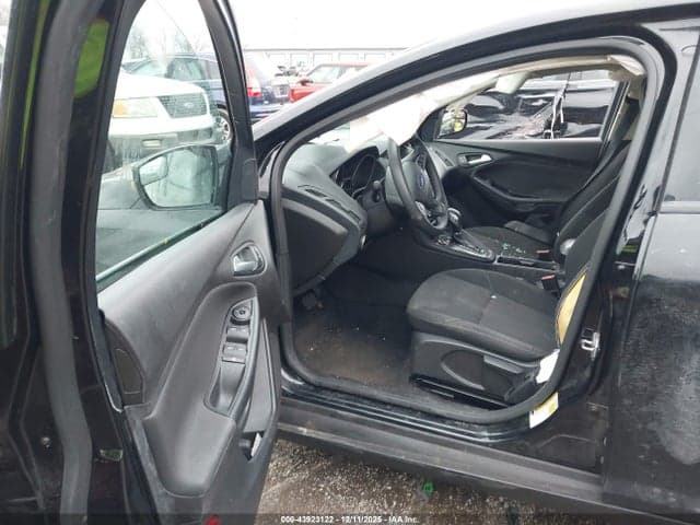 2017 FORD FOCUS SE 5