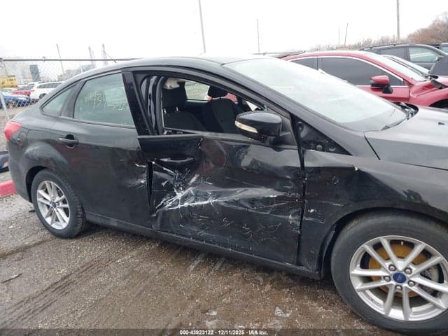 2017 FORD FOCUS SE 6