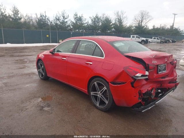 2019 MERCEDES-BENZ A 220 4MATIC 3