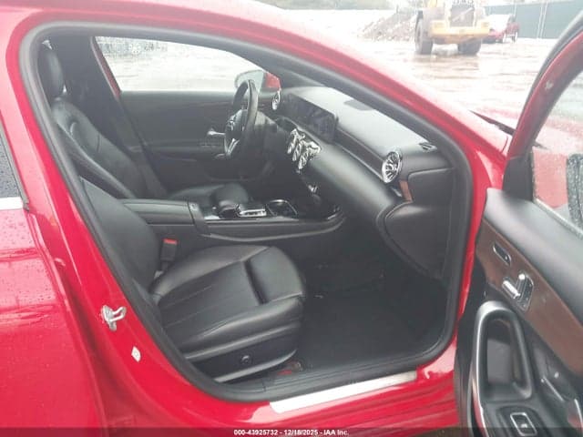 2019 MERCEDES-BENZ A 220 4MATIC 5