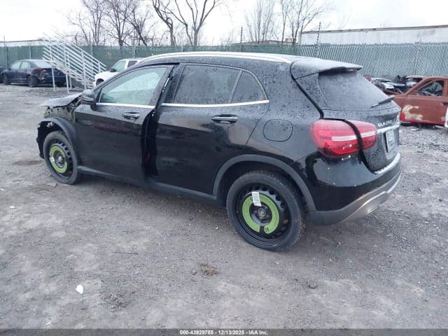 2020 MERCEDES-BENZ GLA 250 4MATIC 3
