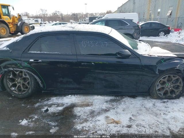 2018 CHRYSLER 300 300S AWD 13