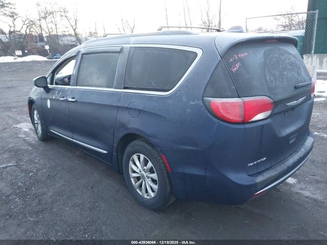 2017 CHRYSLER PACIFICA TOURING-L 3