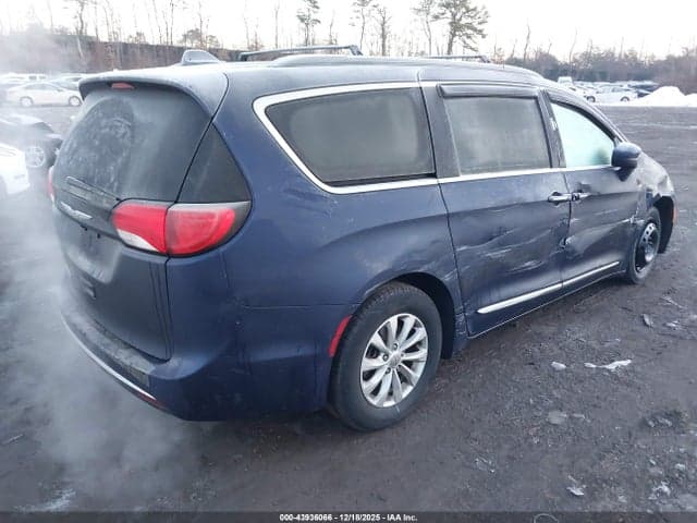 2017 CHRYSLER PACIFICA TOURING-L 4