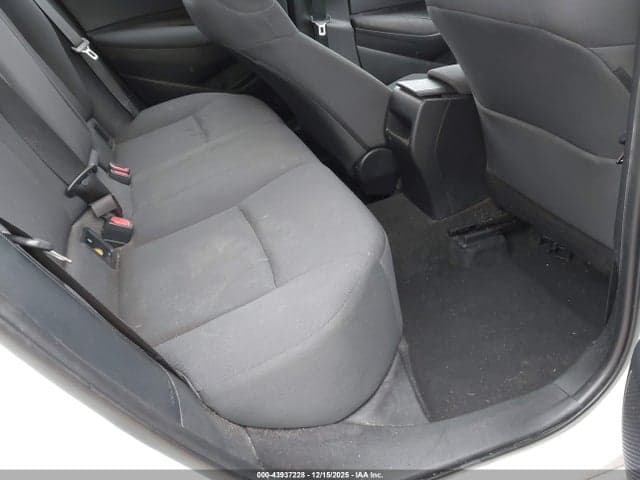 2021 TOYOTA COROLLA LE 8