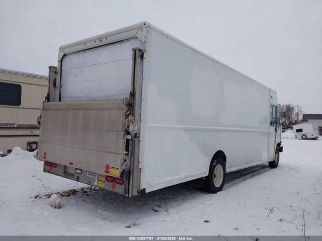 2017 FORD F-59 COMMERCIAL STRIPPED 4