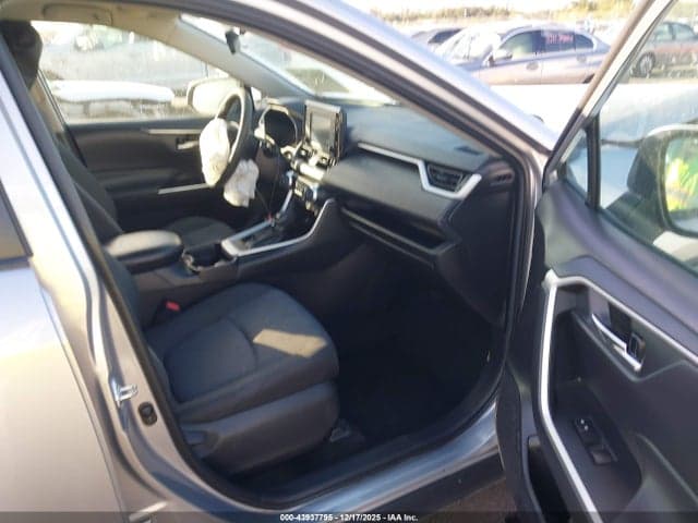 2021 TOYOTA RAV4 XLE 5