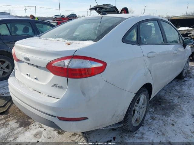 2018 FORD FIESTA SE 4