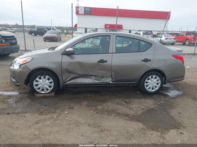 2017 NISSAN VERSA 1.6 S+ 14