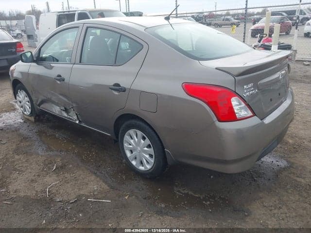 2017 NISSAN VERSA 1.6 S+ 3