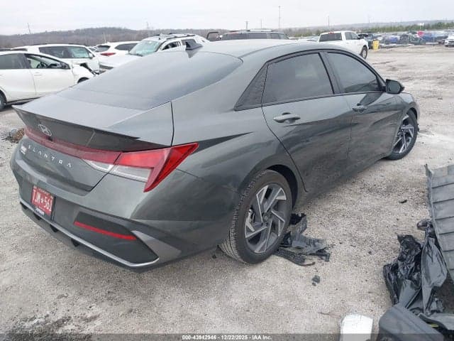 2025 HYUNDAI ELANTRA SEL SPORT 4