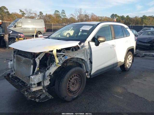 2019 TOYOTA RAV4 LE 2
